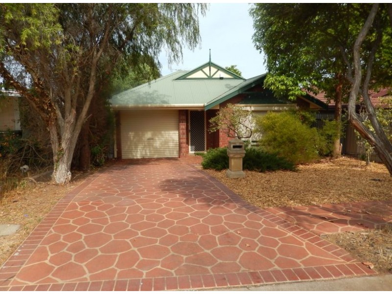 18 Bolton Road, Para Hills SA 5096