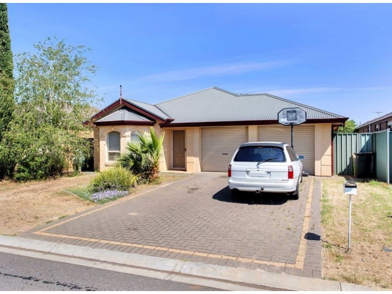 2 Dylan Close, Munno Para West SA 5115
