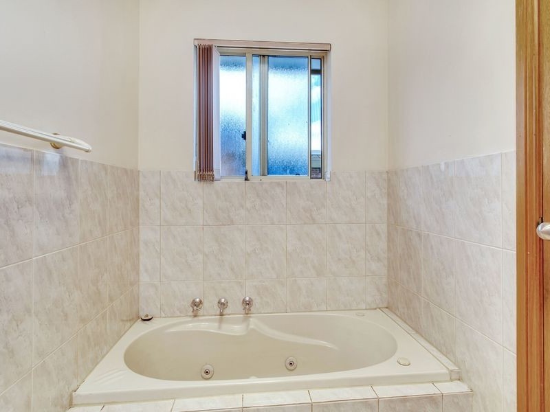 3 Montrose Avenue, Para Hills SA 5096