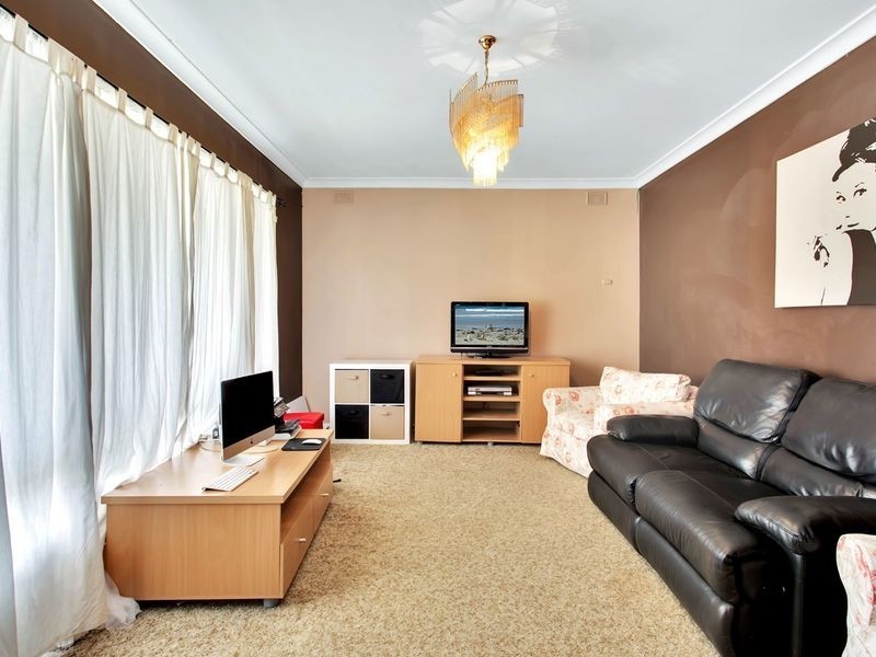 2 Meadowvale Road, Modbury SA 5092