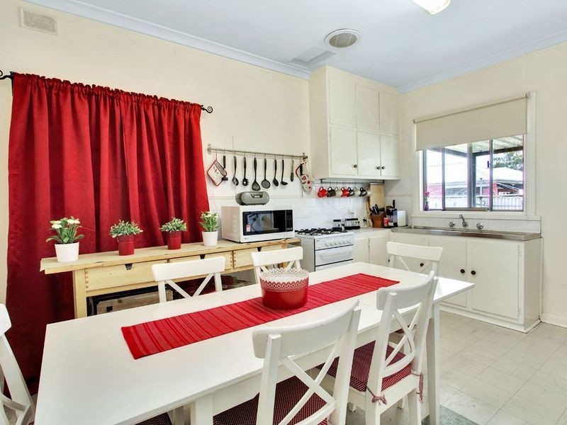 2 Meadowvale Road, Modbury SA 5092