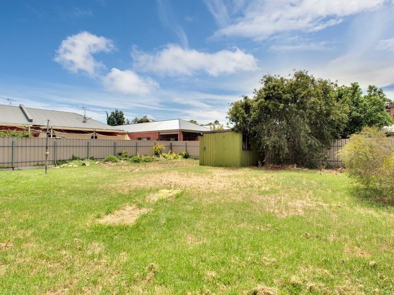2 Meadowvale Road, Modbury SA 5092
