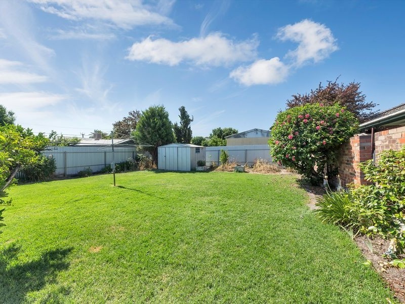 24 Waikerie Avenue, Hope Valley SA 5090