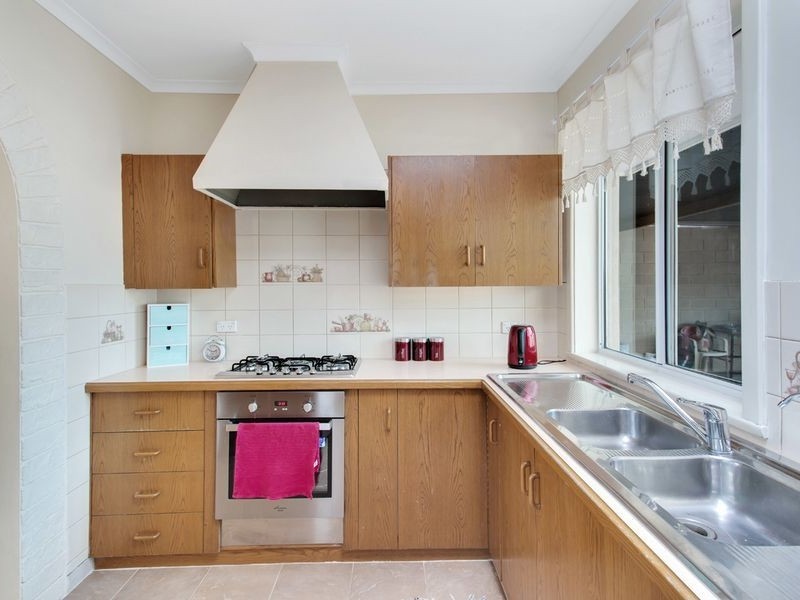 15 Lynore Road, Ridgehaven SA 5097