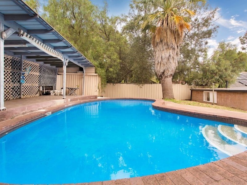 15 Lynore Road, Ridgehaven SA 5097