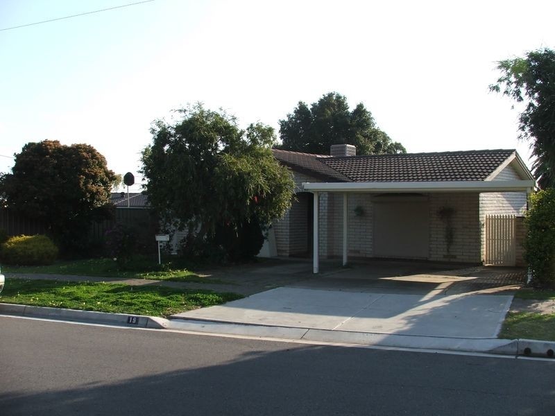 19 Malbanda Avenue, Para Vista SA 5093