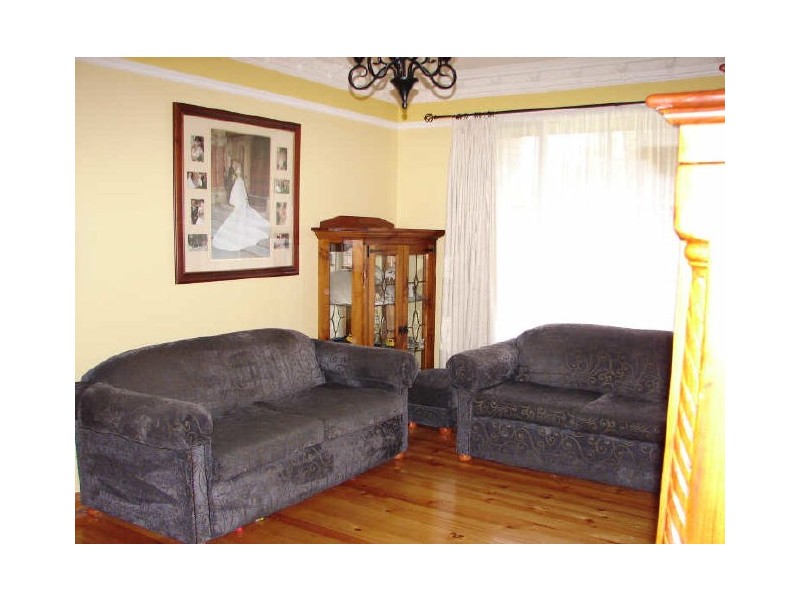 18 Snowdon Ave, Salisbury East SA 5109