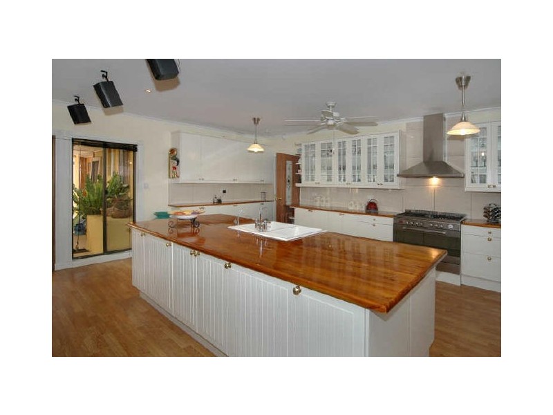 1 Forrest Avenue, Valley View SA 5093