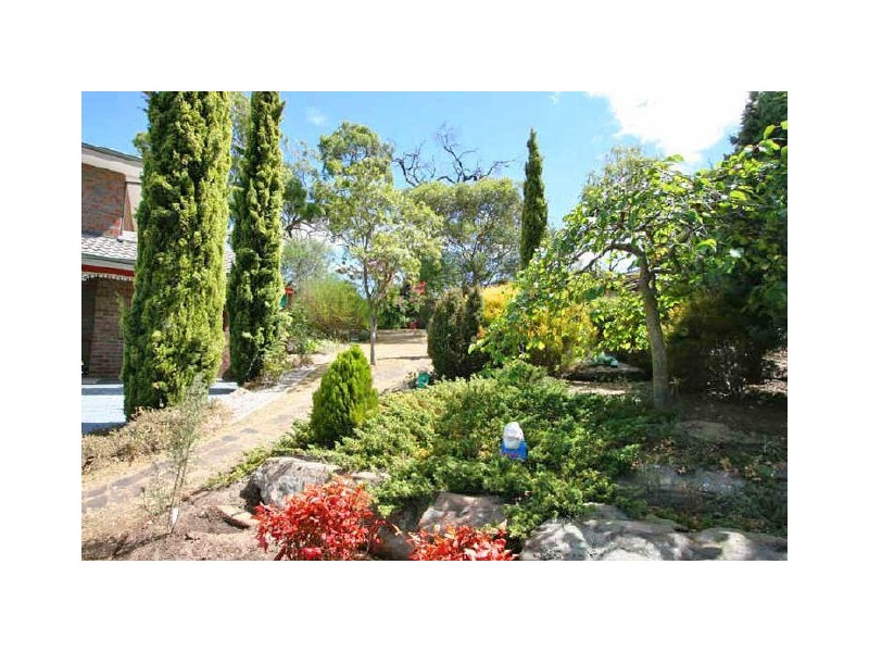 25 Baraga Grove, Modbury Heights SA 5092