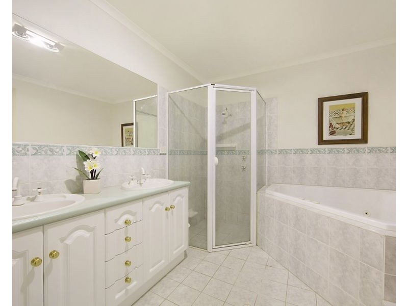 2 Bernacchi Court, Greenwith SA 5125