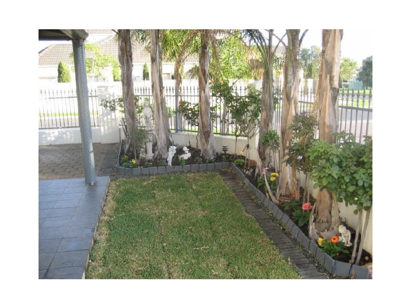 18 Carnegie Place, Mawson Lakes SA 5095