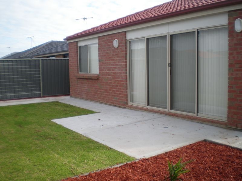 24 Lonsdale Circuit, Andrews Farm SA 5114