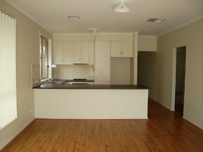 16 Cowra Avenue, Gilles Plains SA 5086