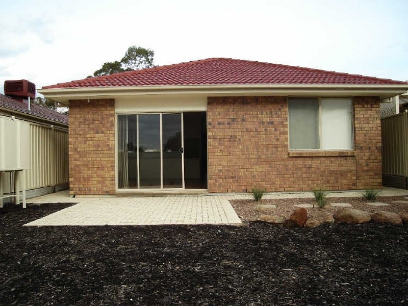 16 Cowra Avenue, Gilles Plains SA 5086