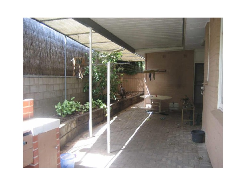 28 Julie Road, Para Hills SA 5096