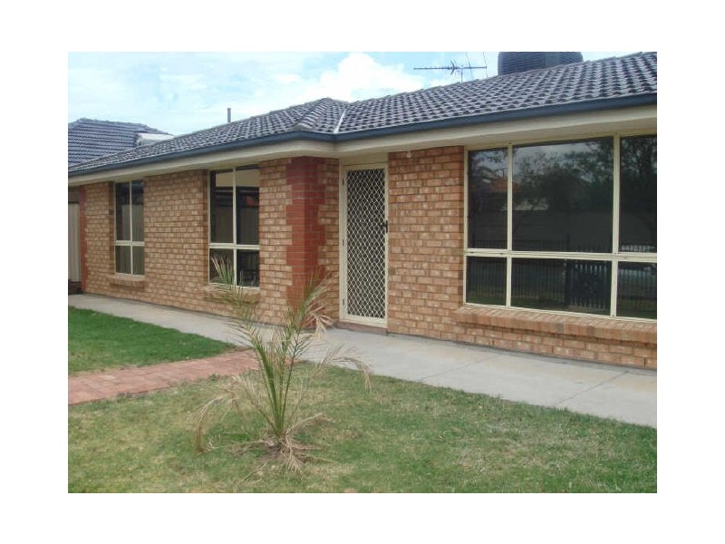 15 Blyth Street, Clearview SA 5085