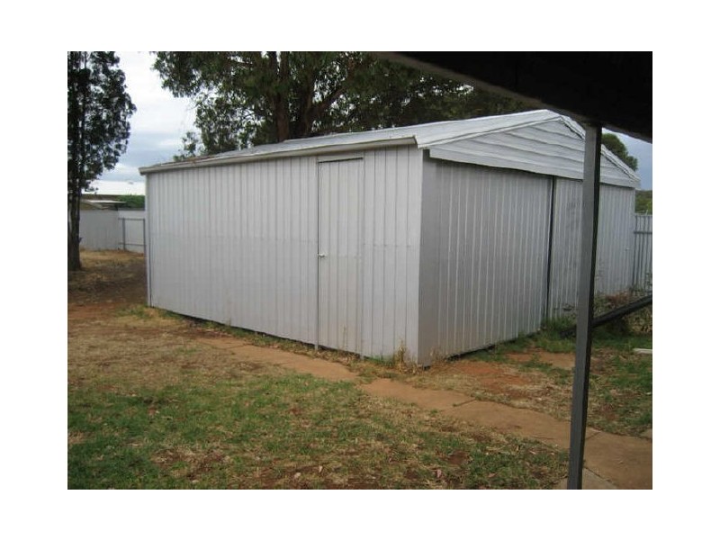 33 Mofflin Road, Elizabeth Grove SA 5112