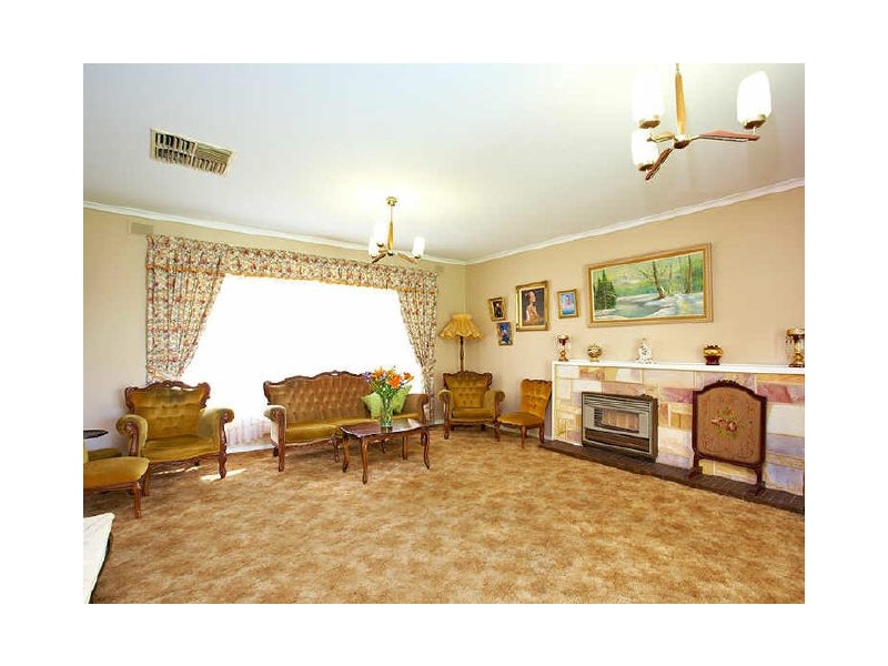 69 Helen Terrace, Valley View SA 5093