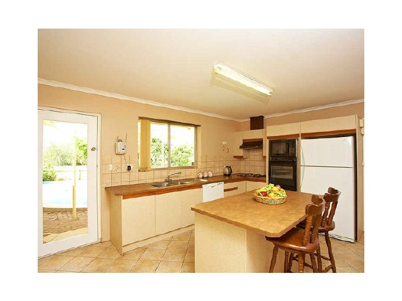 69 Helen Terrace, Valley View SA 5093