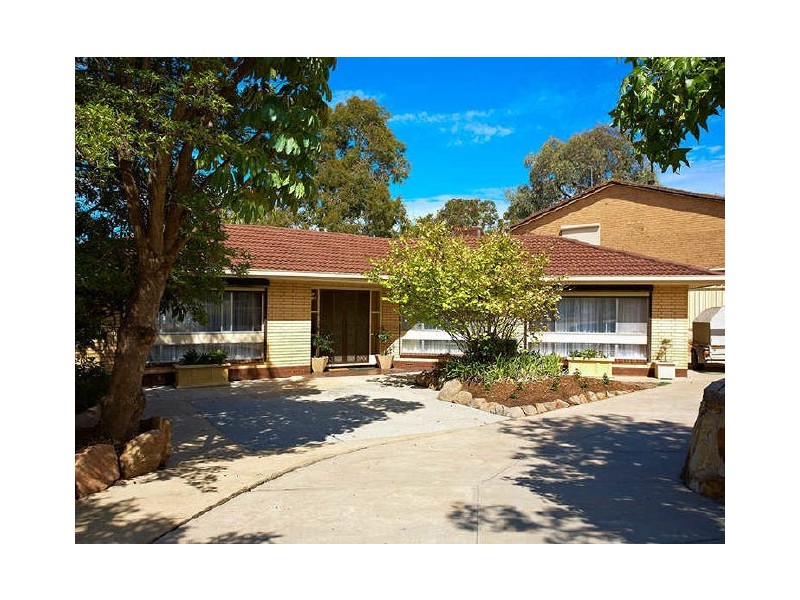 69 Helen Terrace, Valley View SA 5093