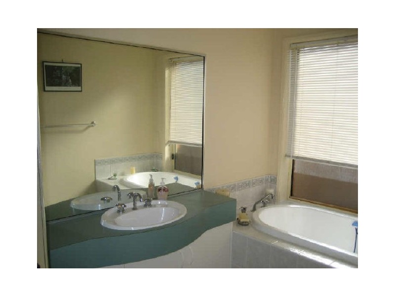 4 Hidcote Circuit, Oakden SA 5086