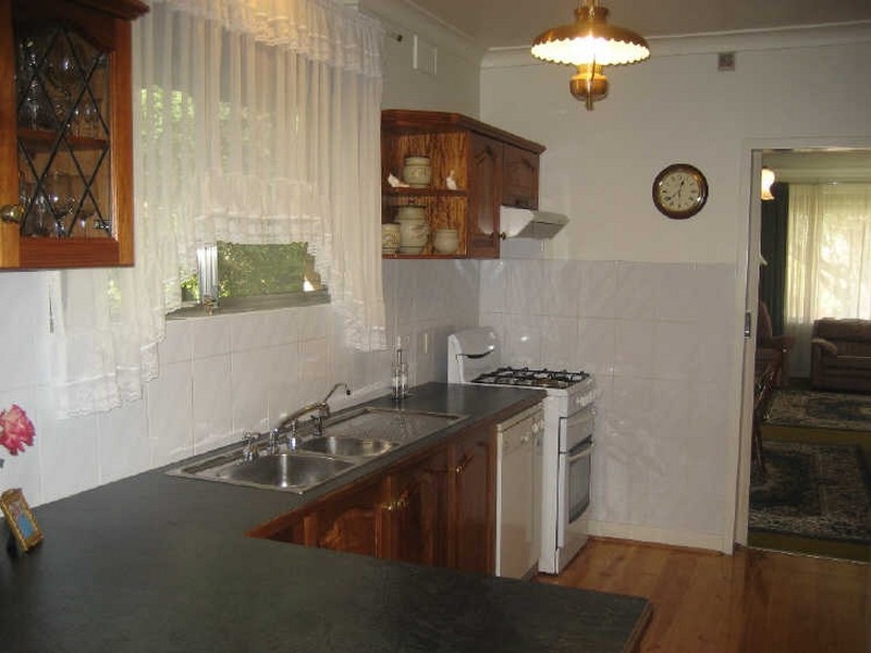 14 St Albans Avenue, Valley View SA 5093