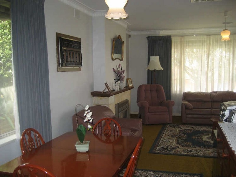 14 St Albans Avenue, Valley View SA 5093
