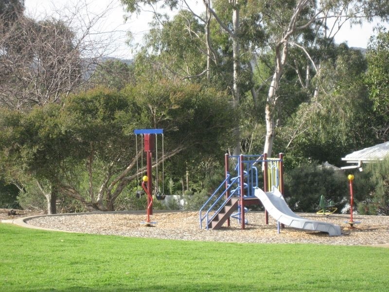 8 Malcolm Ave, Holden Hill SA 5088