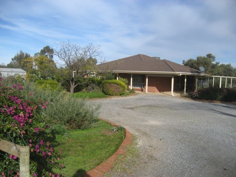 5 Pederick Court, Lewiston SA 5501