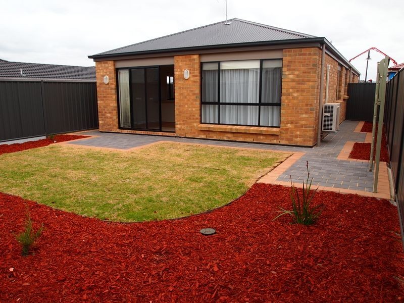 42 Riesling Crescent, Andrews Farm SA 5114