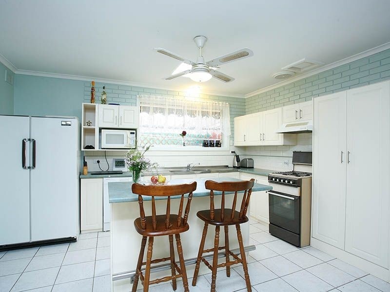 13 Domain Avenue, Para Vista SA 5093