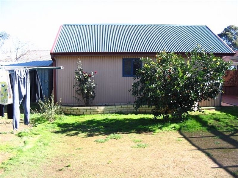 4 Commodore Parade, Andrews Farm SA 5114