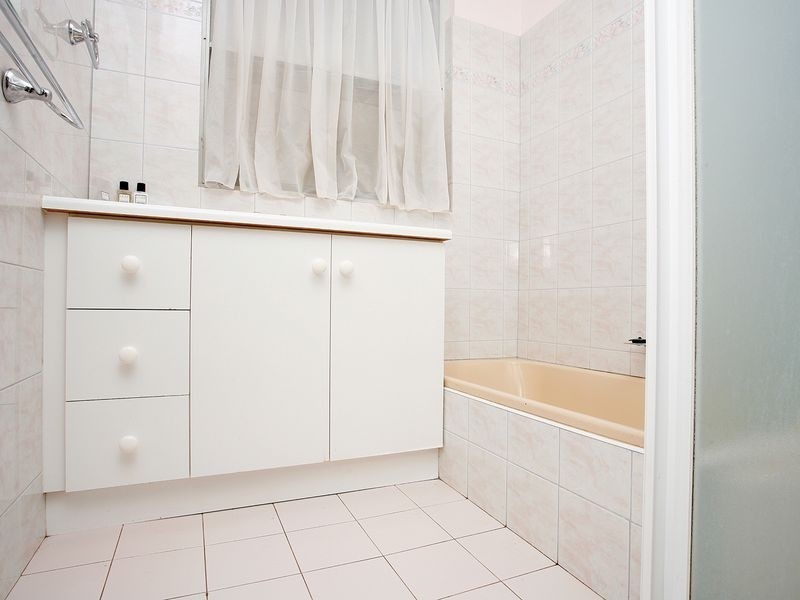 51 Knightsbridge Avenue, Valley View SA 5093