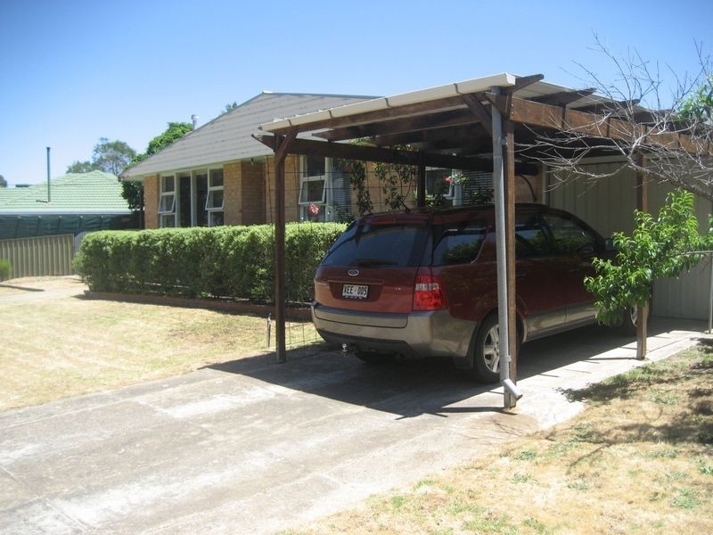 1 Leane Avenue, Ridgehaven SA 5097