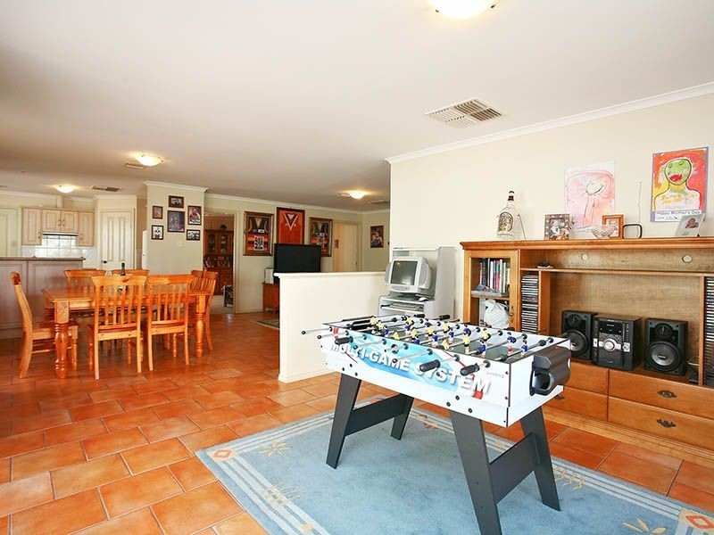 17 Stockade Drive, Walkley Heights SA 5098