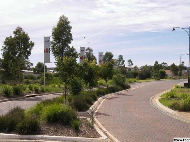 9 Navigator Parade, Smithfield SA 5114