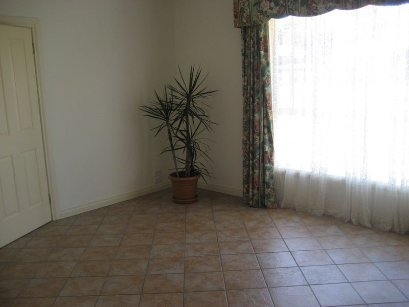 815 Grand Junction Road, Valley View SA 5093