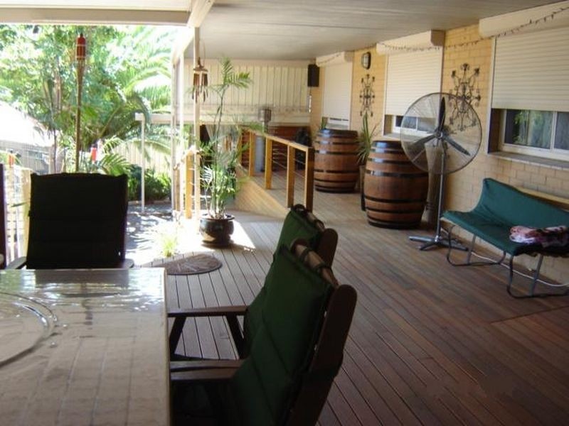 15 Robert Court, Para Hills SA 5096