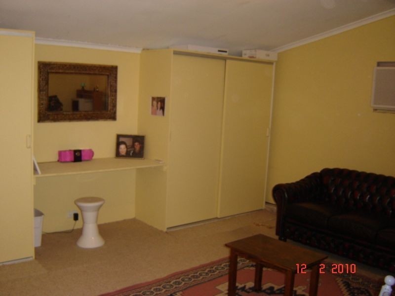 15 Robert Court, Para Hills SA 5096