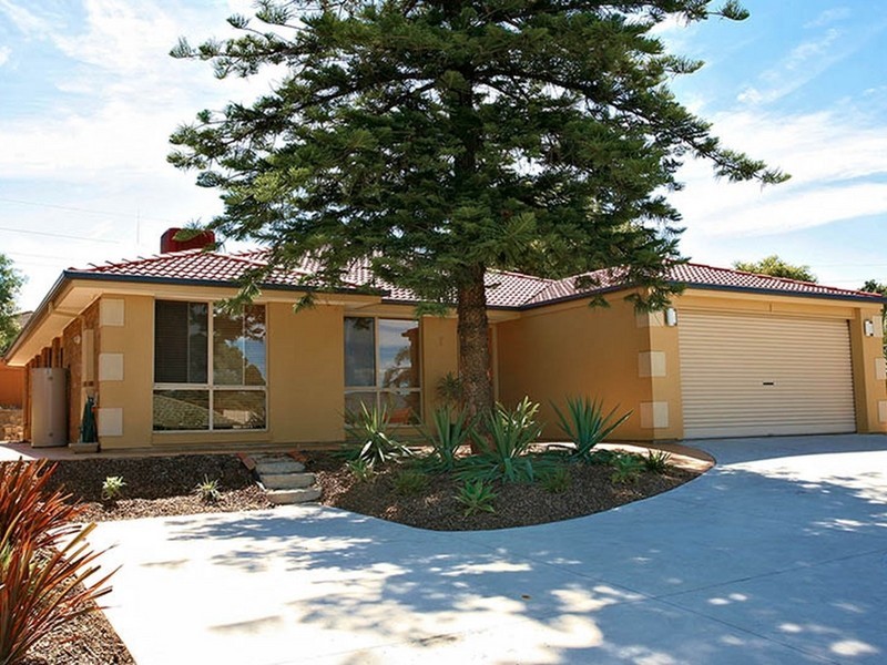 7 Eyre Crescent, Valley View SA 5093