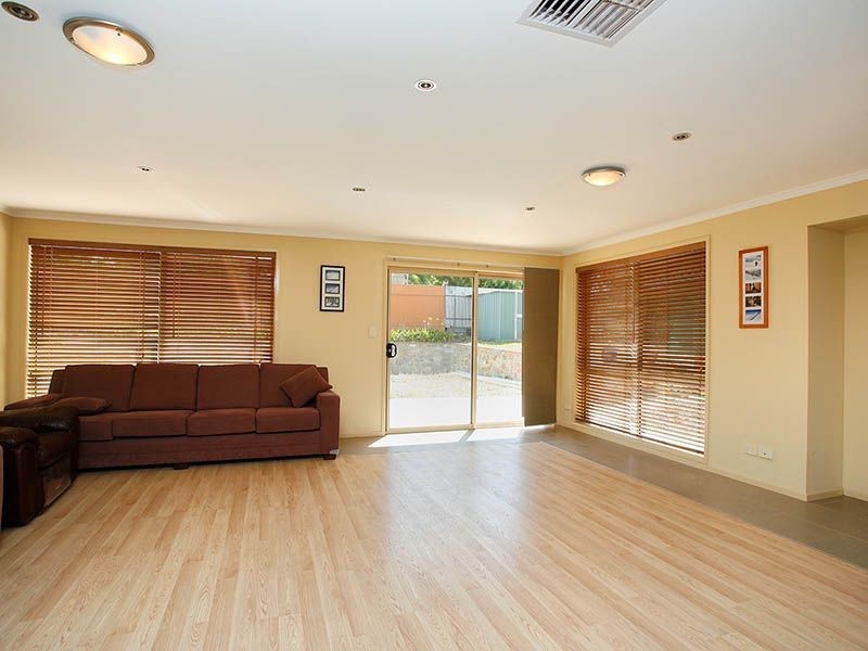 7 Eyre Crescent, Valley View SA 5093