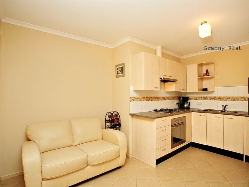 7 Eyre Crescent, Valley View SA 5093