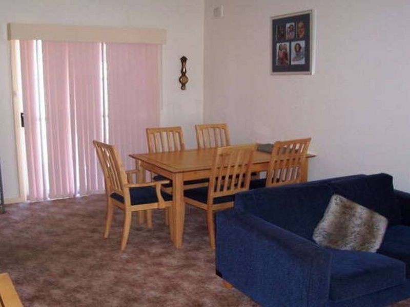 24 Shaftesbury Road, Elizabeth Vale SA 5112