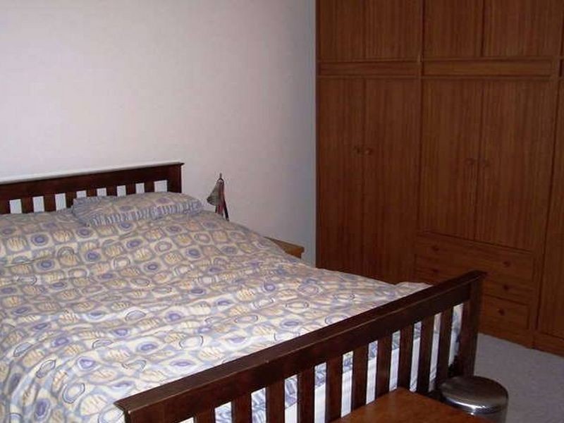 24 Shaftesbury Road, Elizabeth Vale SA 5112