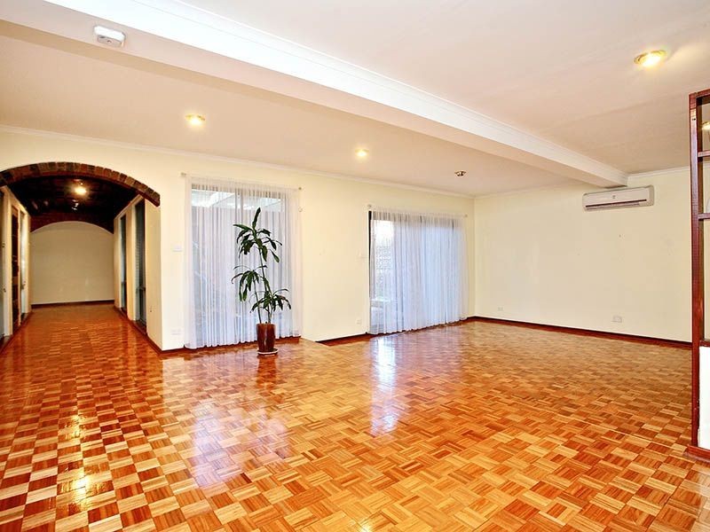 4 Granada Avenue, Gulfview Heights SA 5096