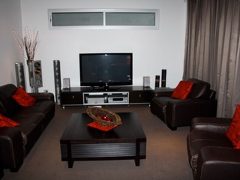 8 Macmillan Avenue, Mawson Lakes SA 5095