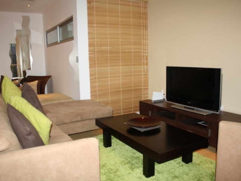 8 Macmillan Avenue, Mawson Lakes SA 5095