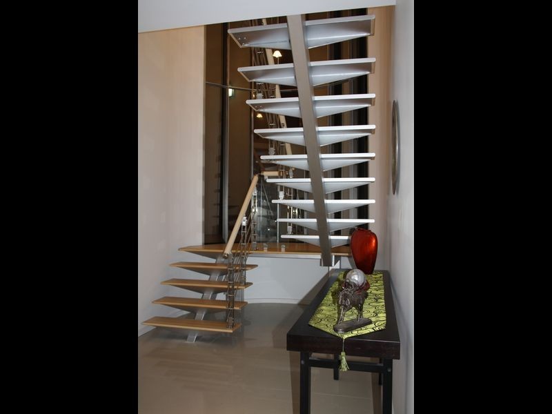 8 Macmillan Avenue, Mawson Lakes SA 5095