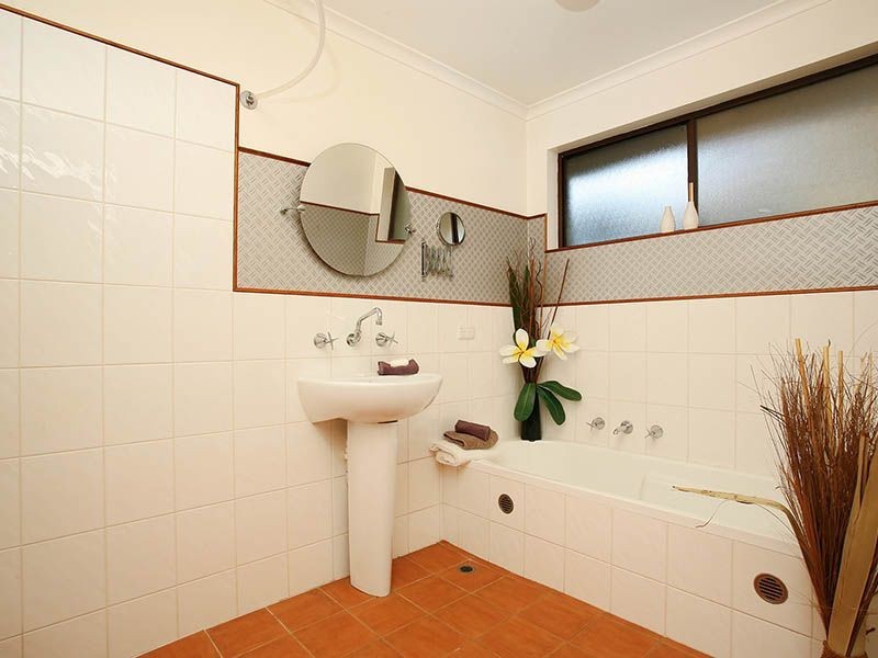 5 Mintanta Drive, Banksia Park SA 5091
