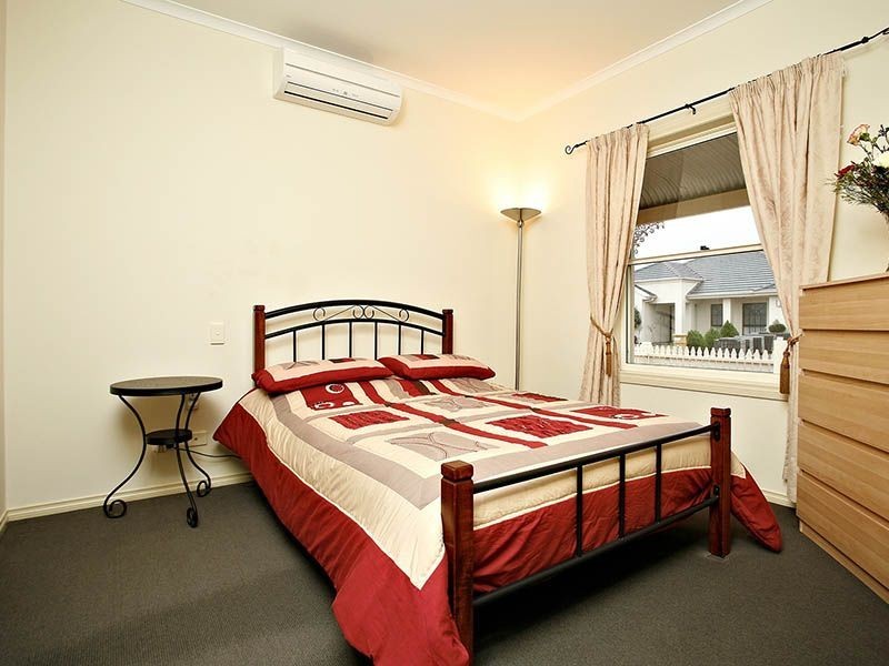 18 Chapman Court, Mawson Lakes SA 5095